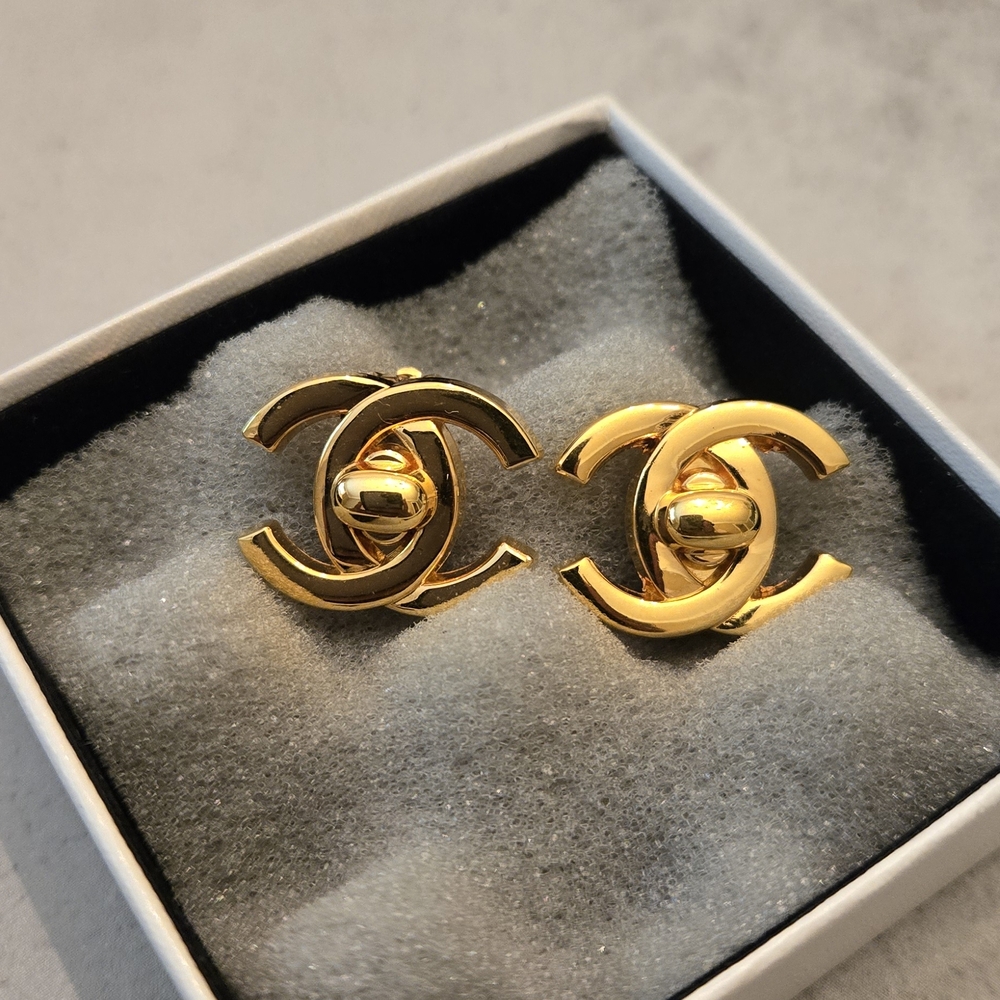 CHANEL Vintage 95A CC Logo Turnlock Earrings